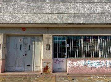 Terreno · 90m² · En Venta Lote/casa con Local a Reciclar - Centro