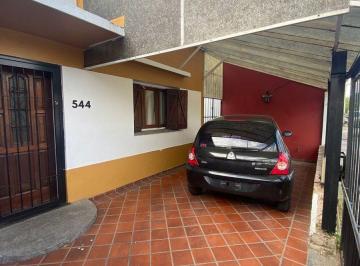 Casa · 164m² · 4 Ambientes · 1 Cochera · Venta Casa 4 Ambientes, Ezpeleta Este.