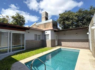Casa · 221m² · 3 Ambientes · 1 Cochera · Casa en Venta 3 Dorm. y Pileta Baigorria