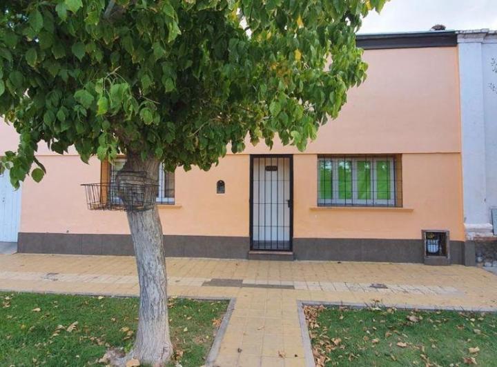 Casa · 100m² · 5 Ambientes · 1 Cochera