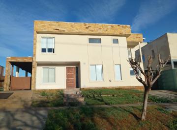 Casa de 3 ambientes, El Challao · Venta Casa Barrio Privado