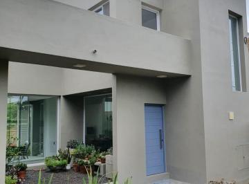 Casa · 469m² · 6 Ambientes · 2 Cocheras · Casa - Zona Norte