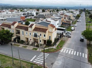 Casa · 104m² · 1 Cochera · Venta Duplex Dos Dorm. Grand Bourg Salta