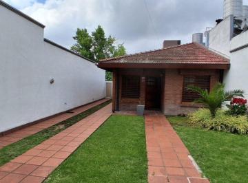 Casa · 92m² · 3 Ambientes · Venta Casa con Quincho y Fondo en Merlo Apto Cred.