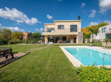 Casa · 161m² · 5 Ambientes · 4 Cocheras · Venta Casa 5 Amb Haras San Pablo Rodriguez