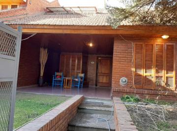 Casa de 6 ambientes, Neuquén · Casa en Venta - Río Dulce 764, Santa Genoveva, Neuquén Capital