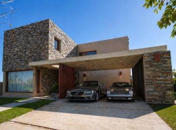 Casa · 280m² · 8 Ambientes · 2 Cocheras · Venta Casa Diseño. escobar. El Canton Golf. Permuta