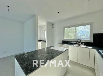 Casa · 170m² · 5 Ambientes · 2 Cocheras · Venta Casa 5amb. a Estrenar El Canton Golf Financ