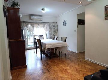 Departamento · 77m² · 4 Ambientes · Venta Depto 4 Amb. C/balcon Flores Apto Credito