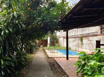 Casa · 292m² · 9 Ambientes · 2 Cocheras · Venta Casa con Potencial Comercial Barrio Sur