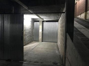 Garage · 19m² · Venta de Cochera Cerrada con Baulera en Barrio Sur
