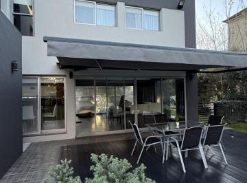 Casa · 174m² · 7 Ambientes · 2 Cocheras · Casa en Venta Ezeiza en Solar del Bosque