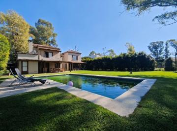 Casa · 261m² · 7 Ambientes · 2 Cocheras · Venta Casa Barrio Cerrado El Encuentro