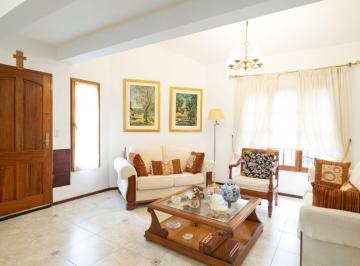 Casa de 6 ambientes, Córdoba · Casa de 3 Dorm., Quincho y Asador a 3 Cuadras de Duarte Quiros