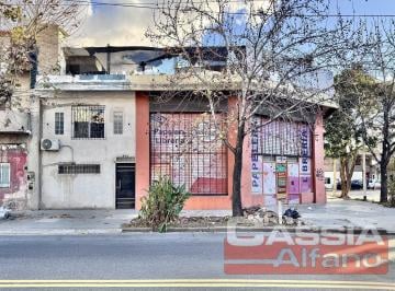 Local comercial · 250m² · 6 Ambientes · 1 Cochera · Local Comercial con Vivienda Alta Exposicion, Prestacion y Oportunidad