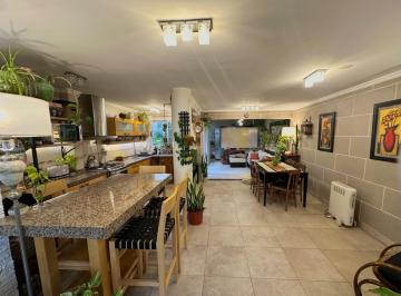 Casa · 162m² · 5 Ambientes · 1 Cochera · Venta Casa 5 Amb Parque Chas Cochera Patio Terraza