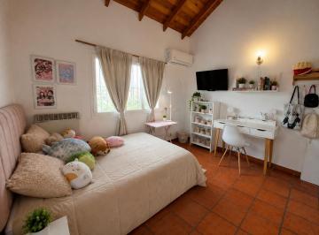 Casa · 199m² · 5 Ambientes · 1 Cochera · Casa en Venta en Boulogne