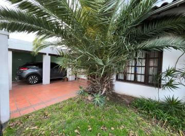 Casa · 199m² · 5 Ambientes · 1 Cochera · Casa en Venta en Boulogne