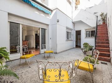 Casa · 261m² · 4 Ambientes · 1 Cochera · Venta Casa 3 Dorm. Estilo Francés con Patio Terraza y Garage Almagro