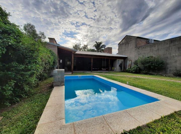 Casa · 95m² · 5 Ambientes · 2 Cocheras