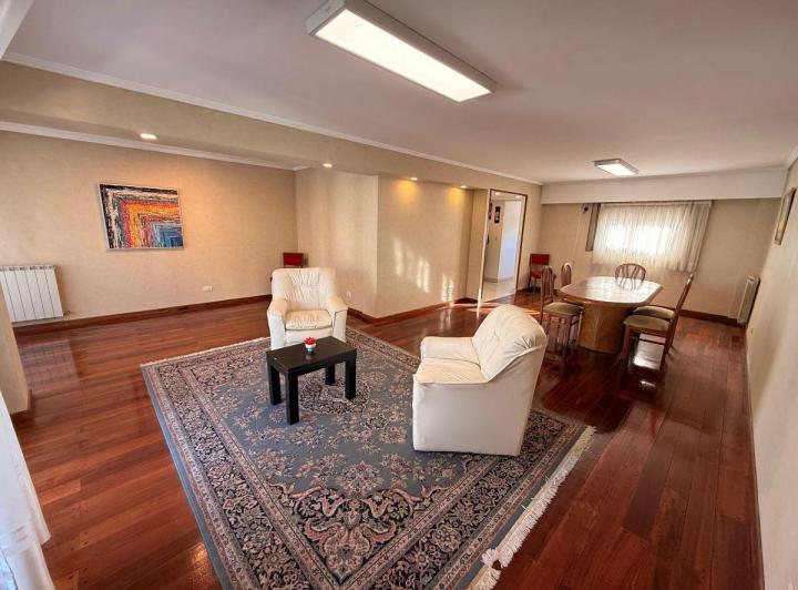 Departamento · 300m² · 5 Ambientes · 3 Cocheras