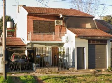 NFX-NFX-268_2 · Casa en Venta en Villa Luzuriaga con Garaje y Patio