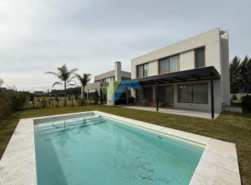 Casa · 300m² · 6 Ambientes · Casa en Venta en Carpinchos, Nordelta, Tigre