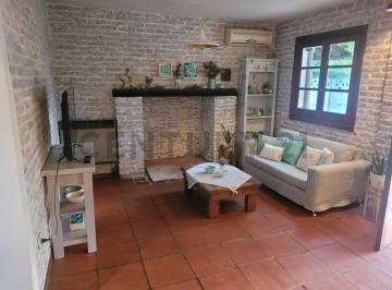Casa · 180m² · 4 Ambientes · 2 Cocheras · Casa en Venta en City Bell