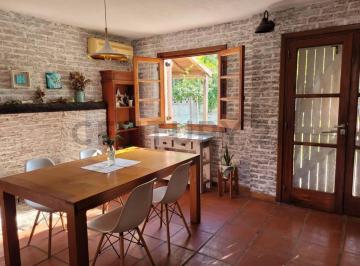 Casa · 180m² · 4 Ambientes · 2 Cocheras · Casa en Venta en City Bell