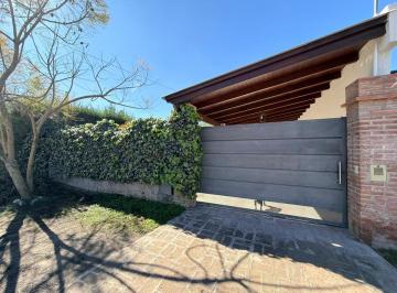 Casa · 116m² · 3 Ambientes · 2 Cocheras · Venta Casa en San Lorenzo