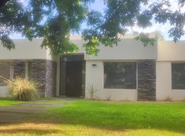 Casa · 173m² · 5 Ambientes · 4 Cocheras · Venta Casa en Haras Santa María Escobar