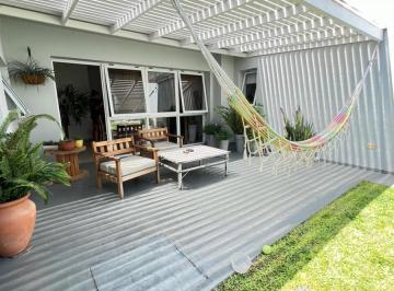 Casa · 300m² · 4 Ambientes · 3 Cocheras · Casa en Alquiler 3 Dorm Barrio Jardin con Quincho y Pileta