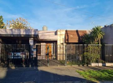 NFX-NFX-279_2 · Casa en Venta en Villa Luzuriaga con Pileta y Quincho