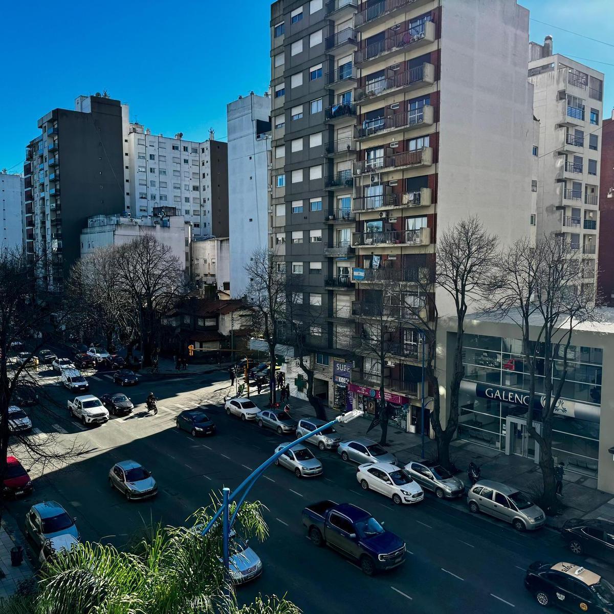 Departamento 1 ambiente totalmente reciclado en venta – Av. Colón 2600