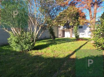 Casa · 295m² · Local en Venta en Esquina 46 y 150 Sobre Lote de 295 m²