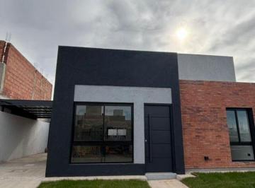 Casa de 3 ambientes, Córdoba · Dúplex en Alquiler de Una Planta – Rincones de Manantiales II