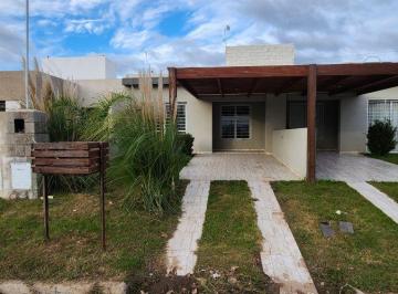 Casa de 4 ambientes, Córdoba · Alquiler Duplex // Dos Dorm. // Patio // Cochera // Barrio Norte