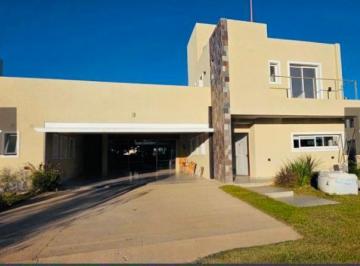 Casa · 245m² · 3 Dormitorios · 2 Cocheras · Venta Casa La Morada Villa Allende