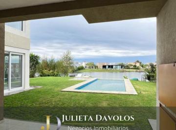 Casa · 270m² · 6 Ambientes · 3 Cocheras · Casa en Venta 6 Ambientes Barrio El Canton Norte a La Laguna y con Pileta