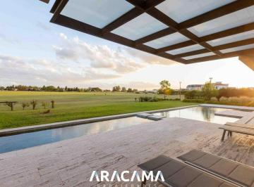 Casa · 845m² · 4 Cocheras · Casa en Venta en La Providencia - Canning