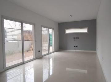 Casa · 115m² · 3 Dormitorios · 1 Cochera · Casa Tipo Duplex con Terraza en Fisherton