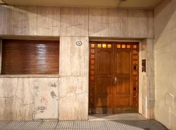 Departamento · 70m² · 4 Ambientes · Venta Depto Laprida 247, Smt