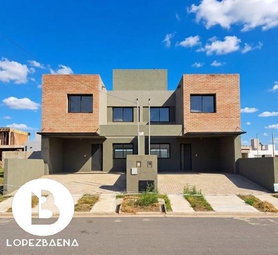 Casa · 116m² · 5 Ambientes · 1 Cochera