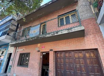 Casa · 250m² · 4 Ambientes · Casa en Venta - Jujuy 1400
