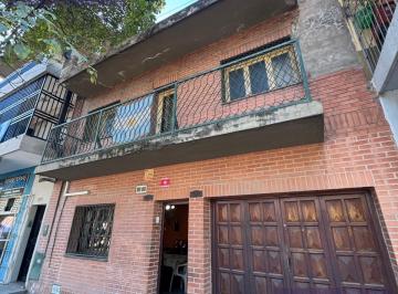 Casa · 250m² · 4 Ambientes · Casa en Venta - Jujuy 1400