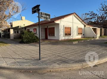 Casa · 320m² · 4 Ambientes · 1 Cochera · Casa en Venta Cipolletti B° Flamingo
