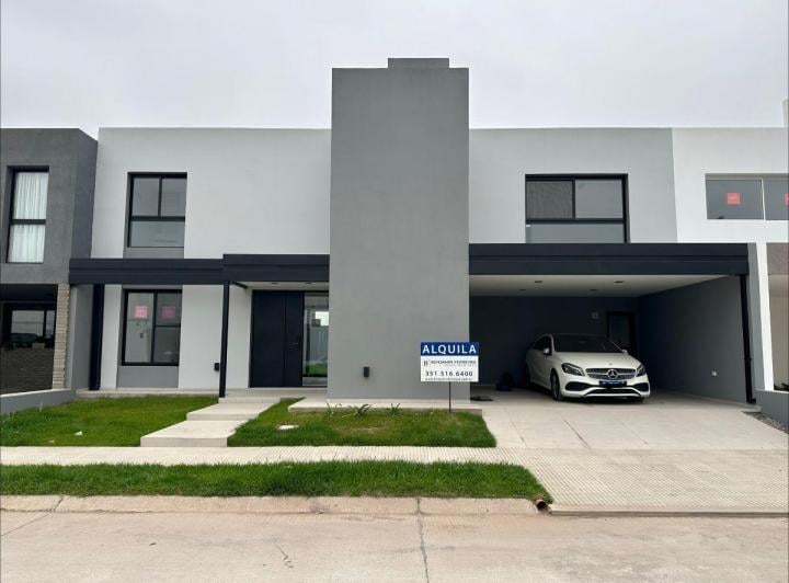 Casa · 170m² · 5 Ambientes · 2 Cocheras