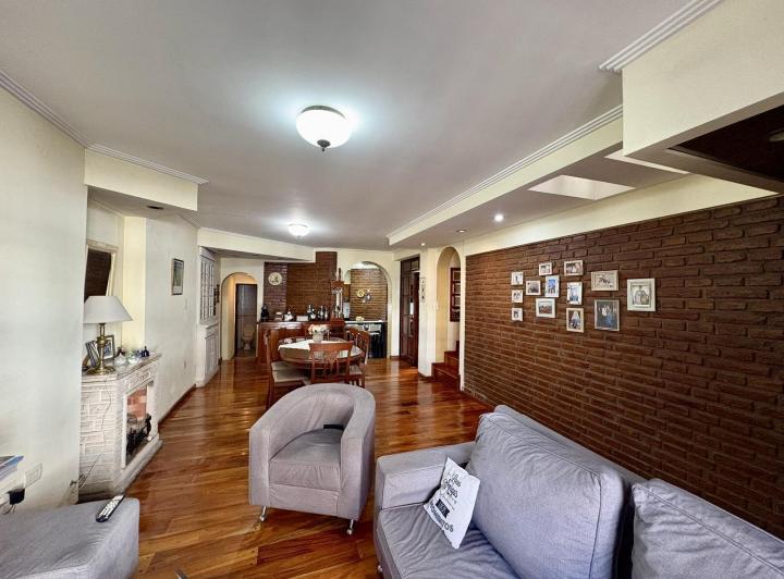Casa · 151m² · 6 Ambientes · 1 Cochera
