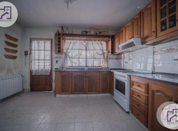 Casa · 214m² · 3 Ambientes · 1 Cochera · Venta Casa en Villa Raffo - a m de Gral. Paz