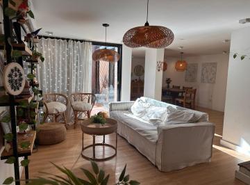 PH · 140m² · 5 Ambientes · 1 Cochera · Casa en Venta en La Plata Remodelada. 4 E/ 71 y 72, PH. Excelente Estado!
